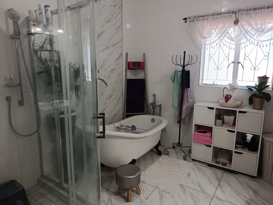 4 Bedroom Property for Sale in Royldene Northern Cape
